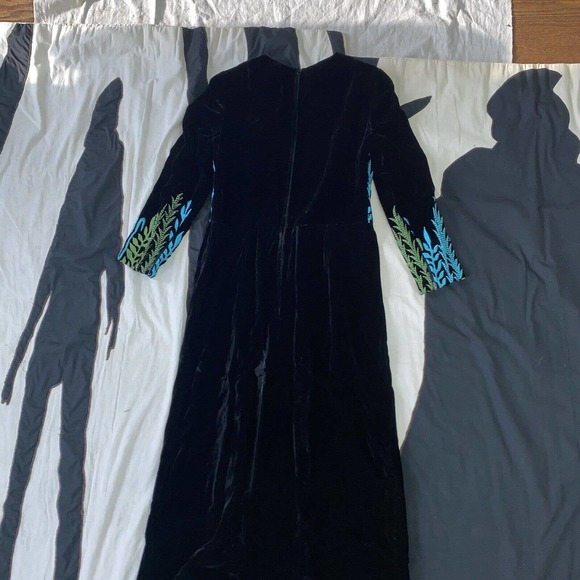 1960s Designer Silk Velvet Evening Gown w Elaborate Floral Embroidery Boho Glam - Picture 7 of 14